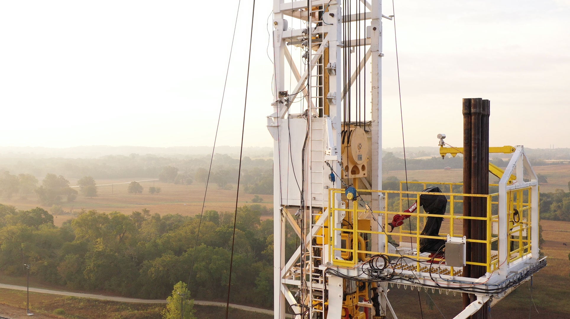 Land rig drilling cabin lift in Navasota, TX