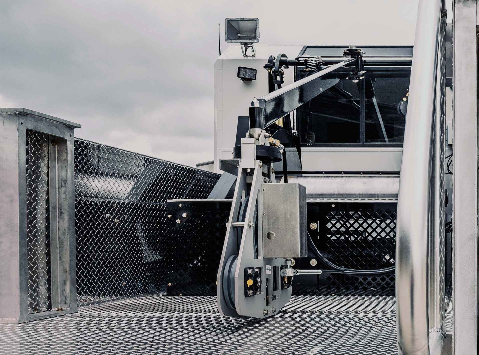 A WL Unit is attached to a truck bed