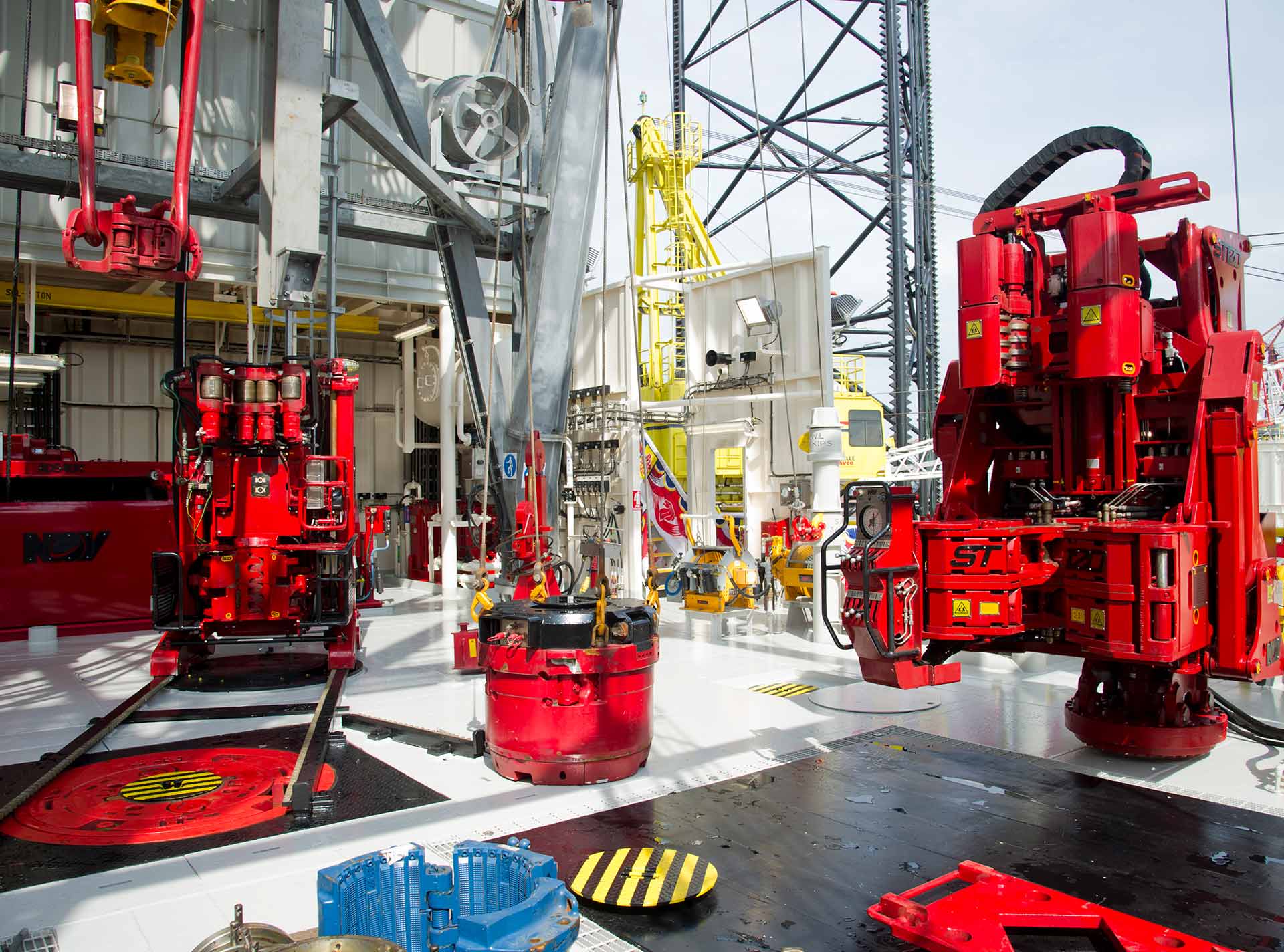 This rig has both an AR track-mounted Iron Roughneck and pedestal-mounted ST-120 Iron Roughneck installed on the Primus Jackup Rig. 