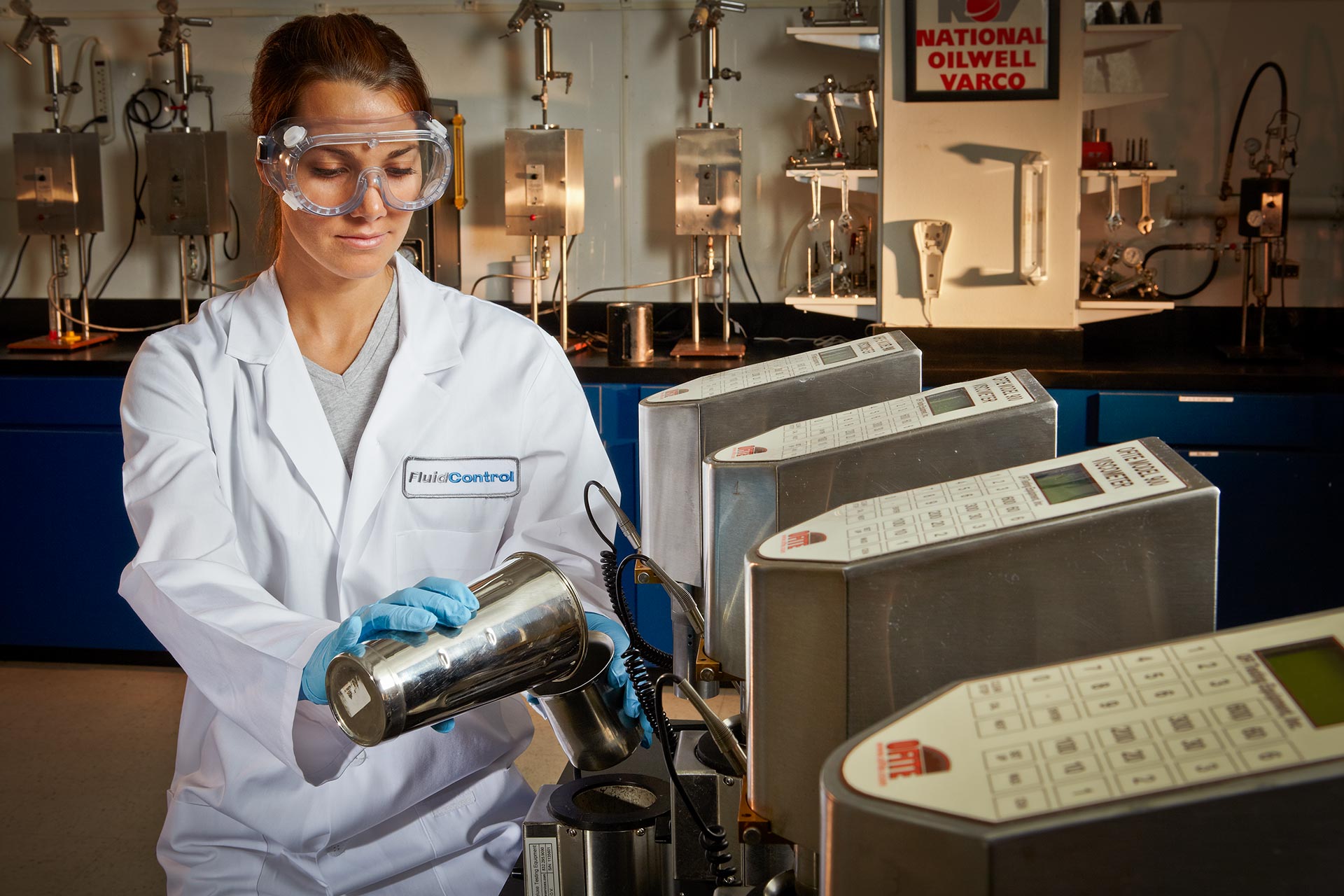 Eco Syn Stable Fluid System technician in lab