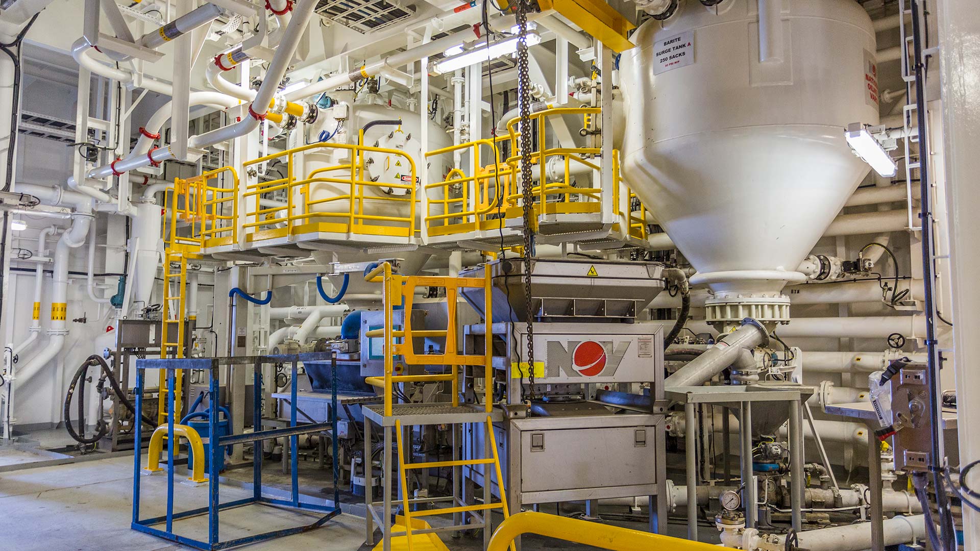 Mud mixing system on an offshore drilling rig