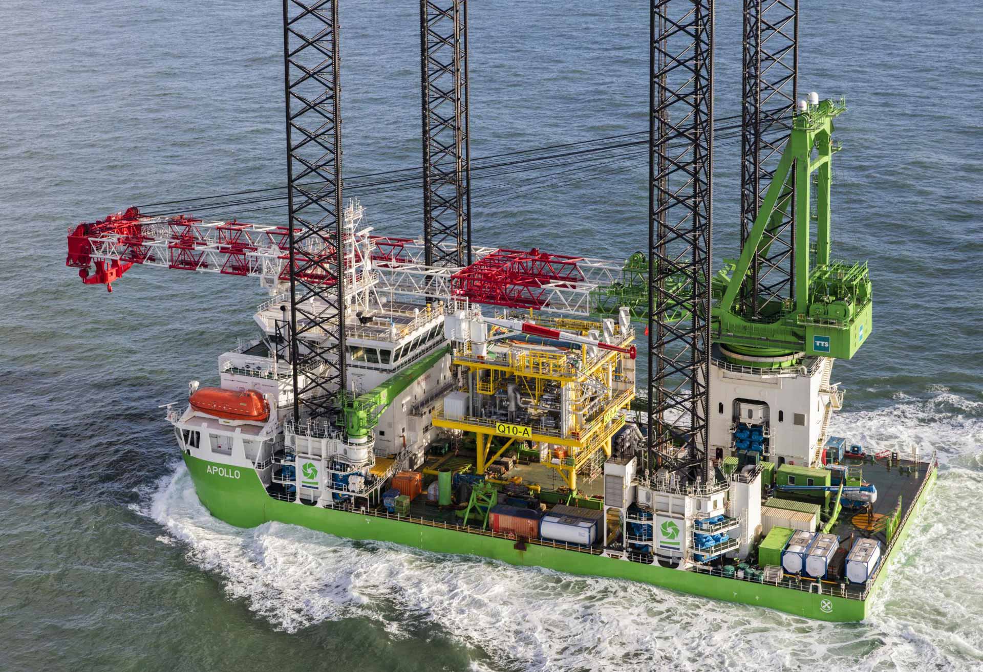 NG-5500X Apollo Jackup Boat close up