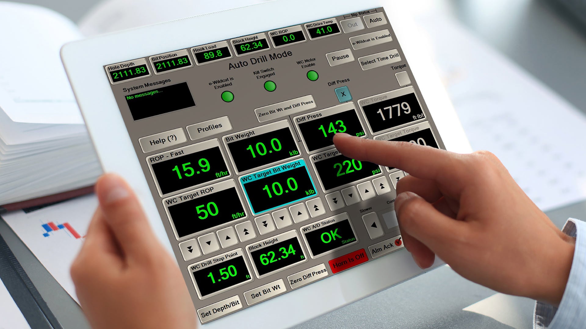 The e-Wildcat 2.0 Electronic Autodriller System running on a tablet