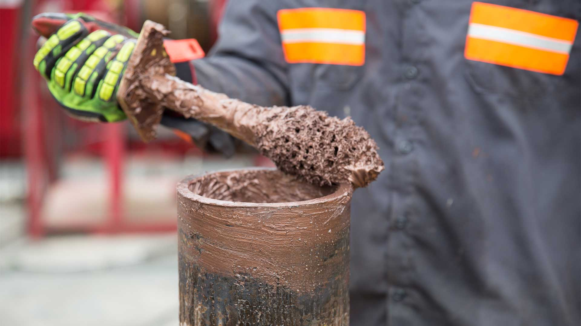 Thread Compound Application on Pipe