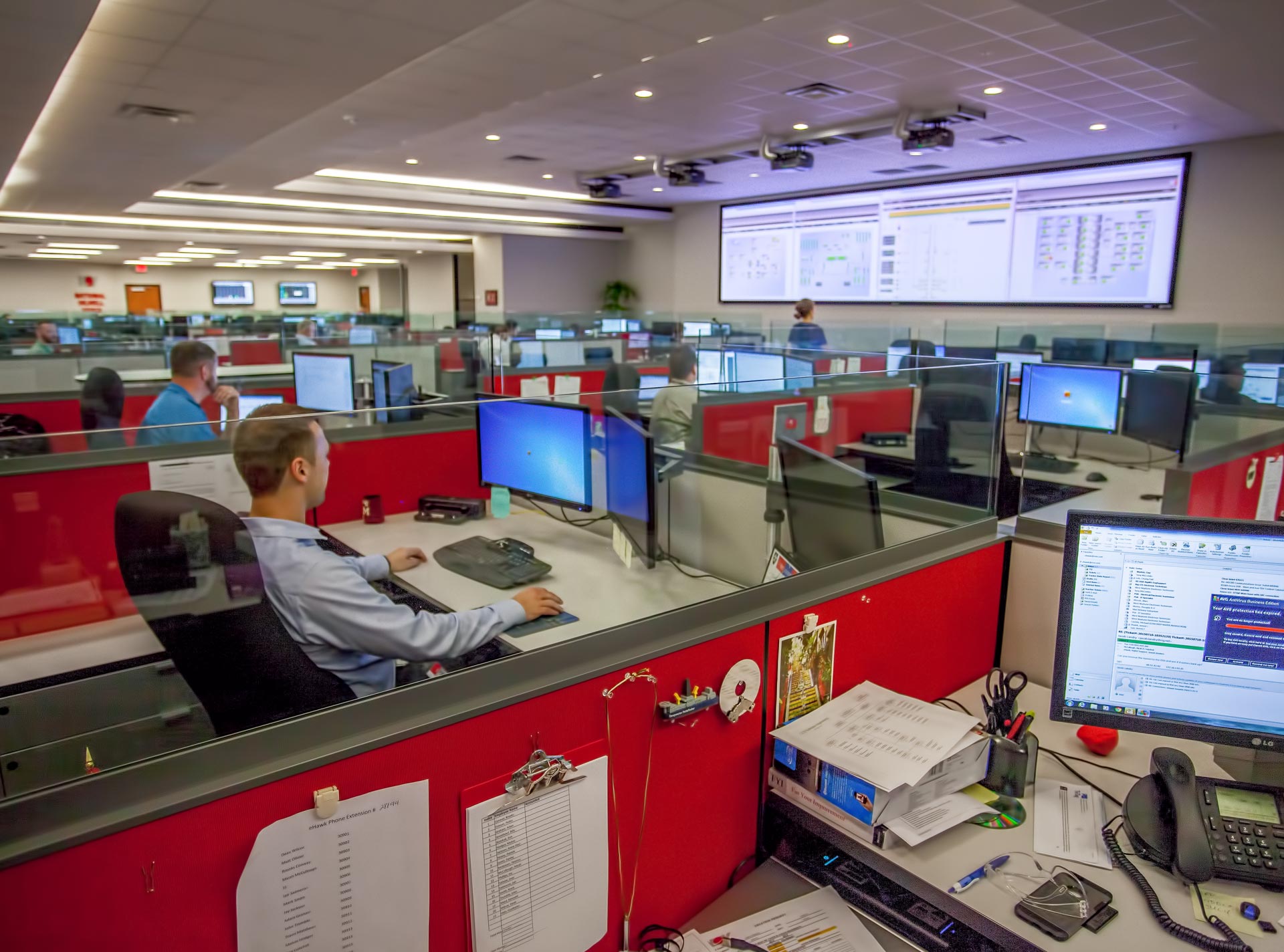 eHawk™ Remote Support center, an on-demand support and diagnostic service